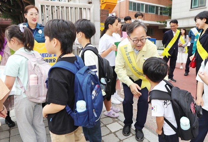 금천구,  가산초등학교에서 등굣길 안...